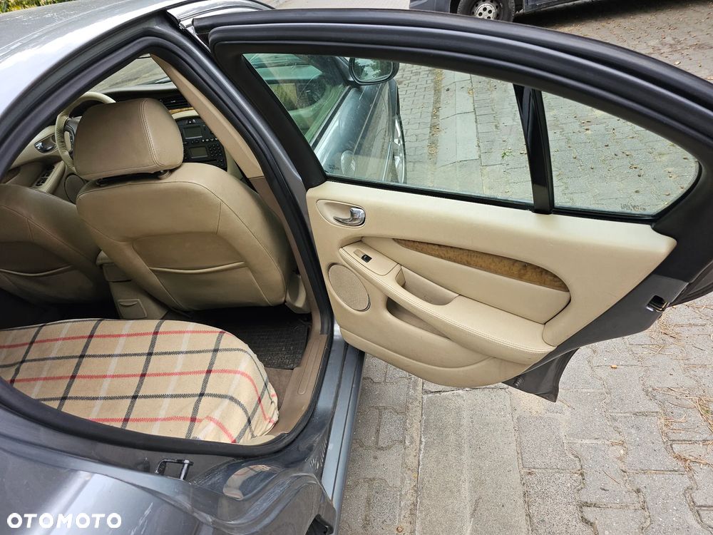 Jaguar X-Type 2.0 D High - 7