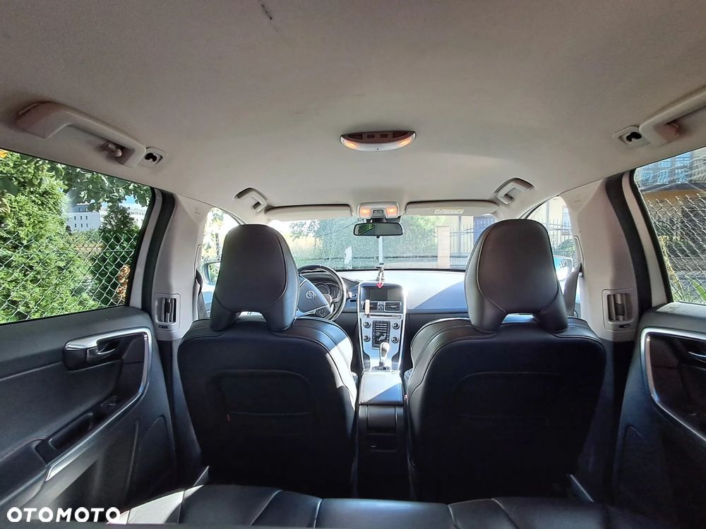 Volvo XC 60 D4 Drive-E Ocean Race - 12
