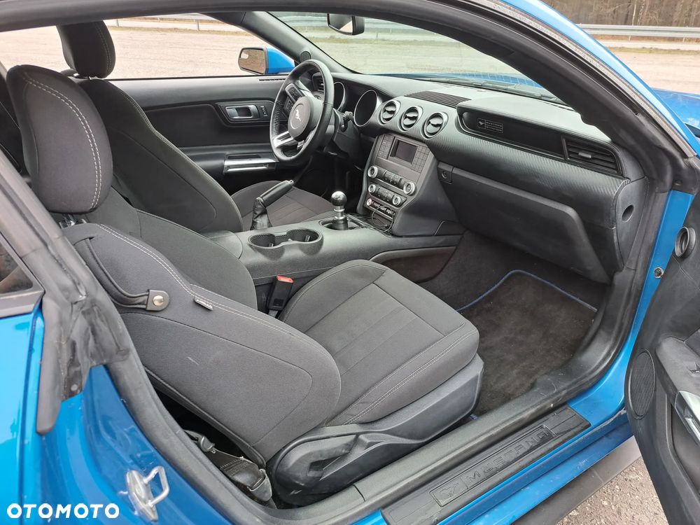 Ford Mustang 2.3 EcoBoost - 12
