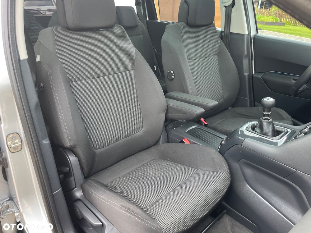 Peugeot 5008 - 37