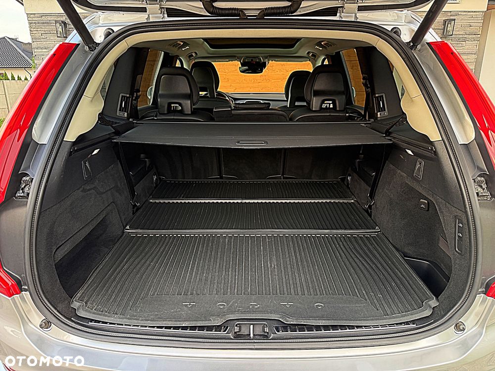 Volvo XC 90 T6 AWD Geartronic Momentum - 18