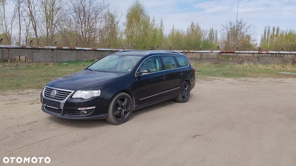 Volkswagen Passat - 1