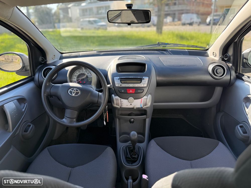Toyota Aygo 1.0 + AC+VSC - 9