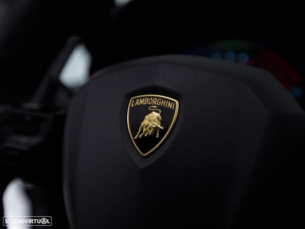 Lamborghini Aventador SVJ - 33