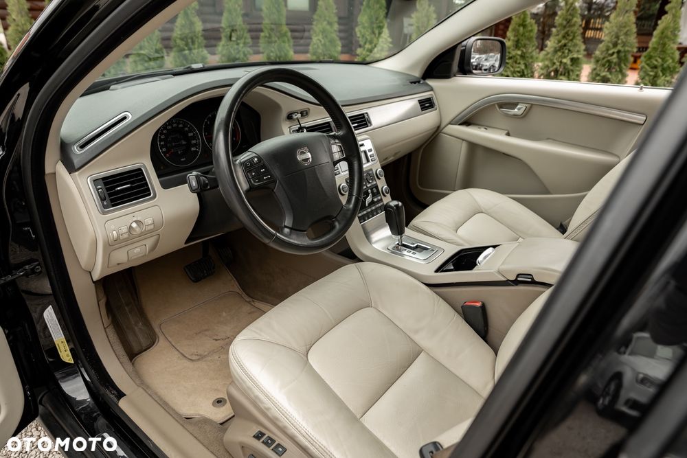 Volvo XC 70 D5 AWD Momentum - 16