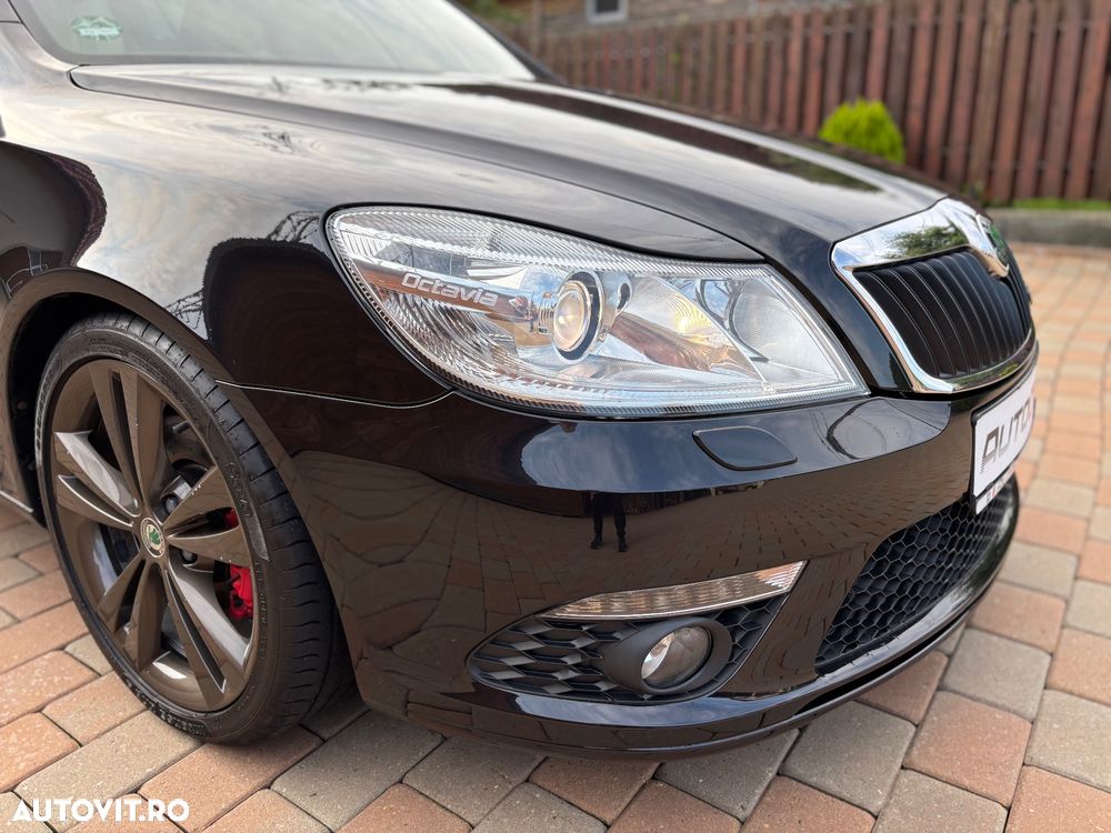 Skoda Octavia Combi 2.0 TDI RS - 25