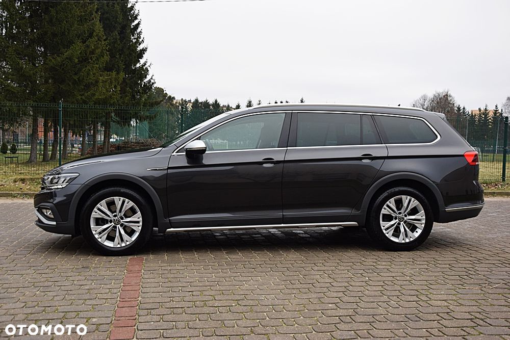 Volkswagen Passat Alltrack 2.0 TDI SCR DSG 4Motion - 9