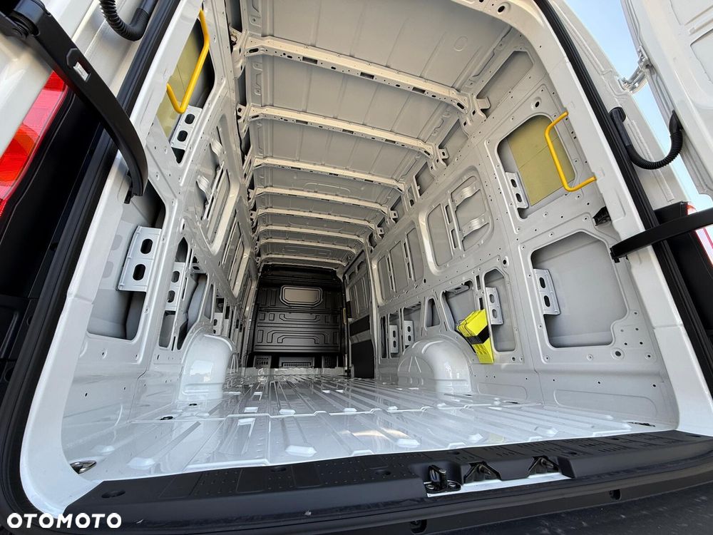 Volkswagen Crafter - 27