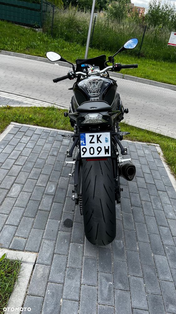 BMW S - 7