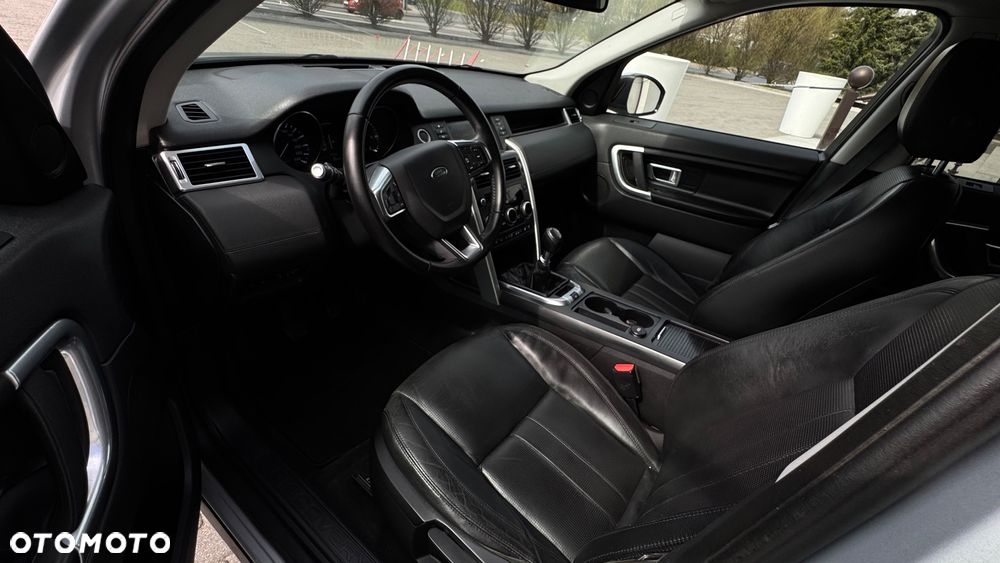 Land Rover Discovery Sport TD4 HSE Luxury - 24