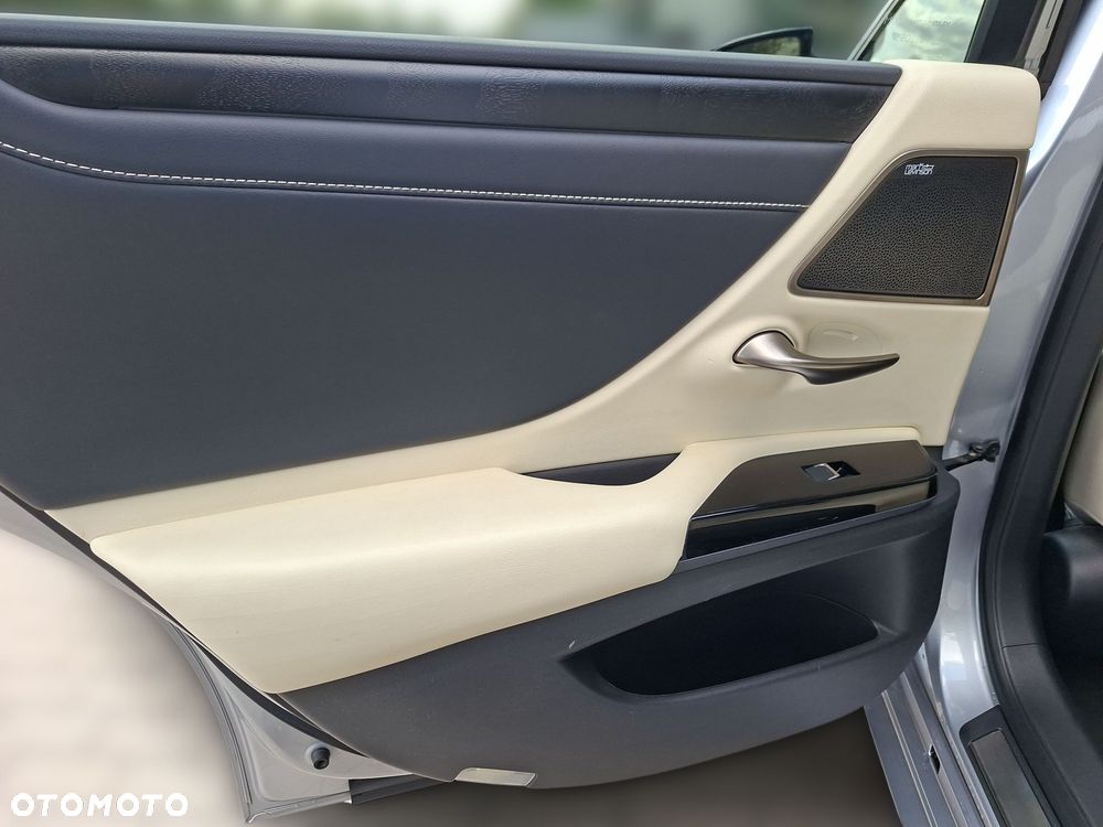 Lexus ES 300h Prestige - 15
