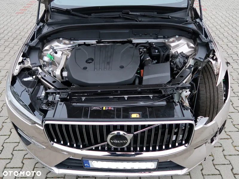 Volvo XC 60 B5 B AWD Plus Bright - 27