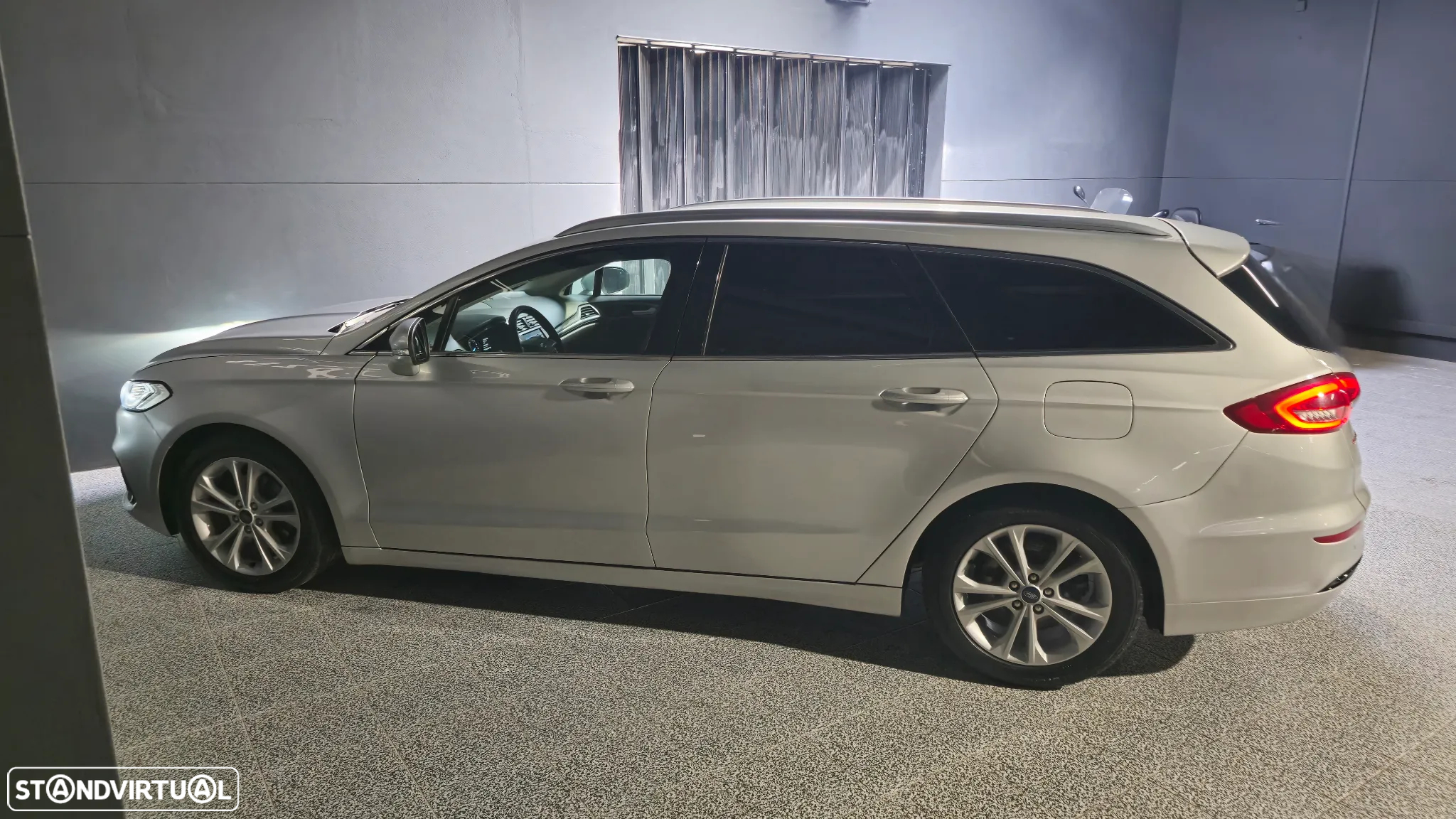Ford Mondeo SW 2.0 HEV Titanium - 22