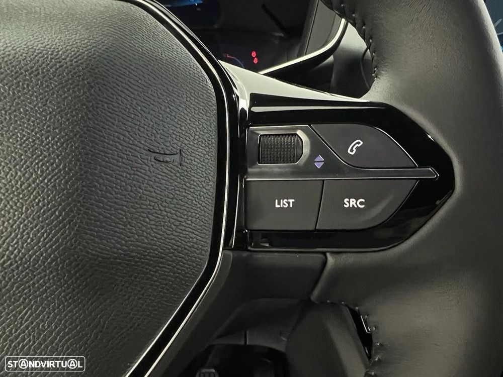 Peugeot 2008 1.2 PureTech Allure Pack - 20