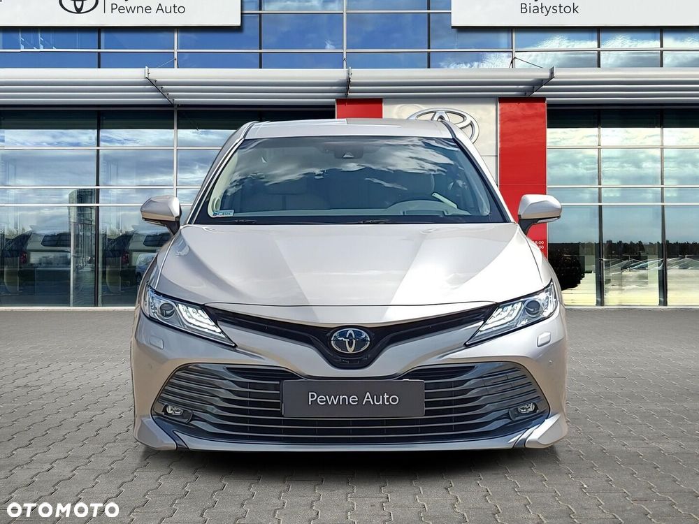 Toyota Camry 2.5 Hybrid Executive CVT - 8