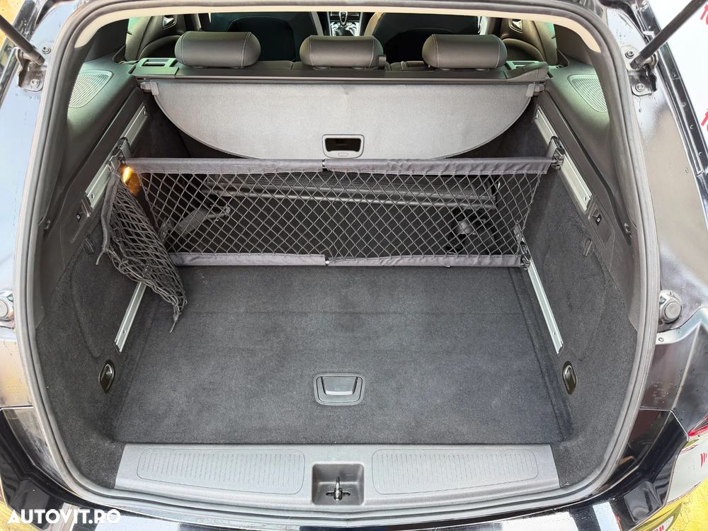 Opel Astra 1.2 Turbo Start/Stop Sports Tourer Elegance - 11