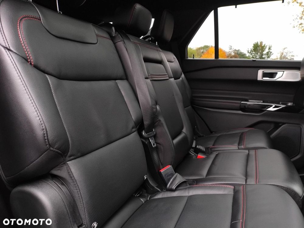 Ford Explorer 3.0 EcoBoost PHEV 4WD ST-Line - 30