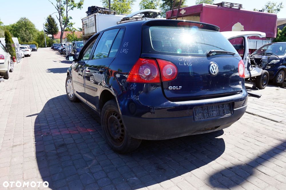 VOLKSWAGEN GOLF V 5D HB 2005 LA5G 1.6 8V BGU 102KM FVH SREBRNY na części - 3