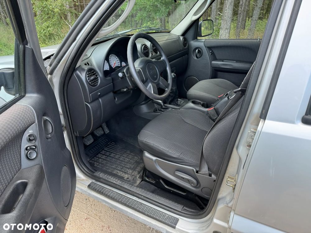 Jeep Cherokee 2.5L CRD Sport - 13