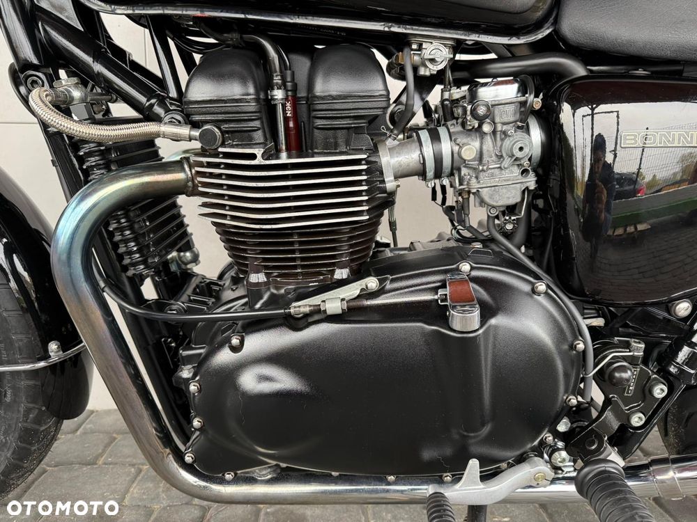 Triumph Bonneville - 34