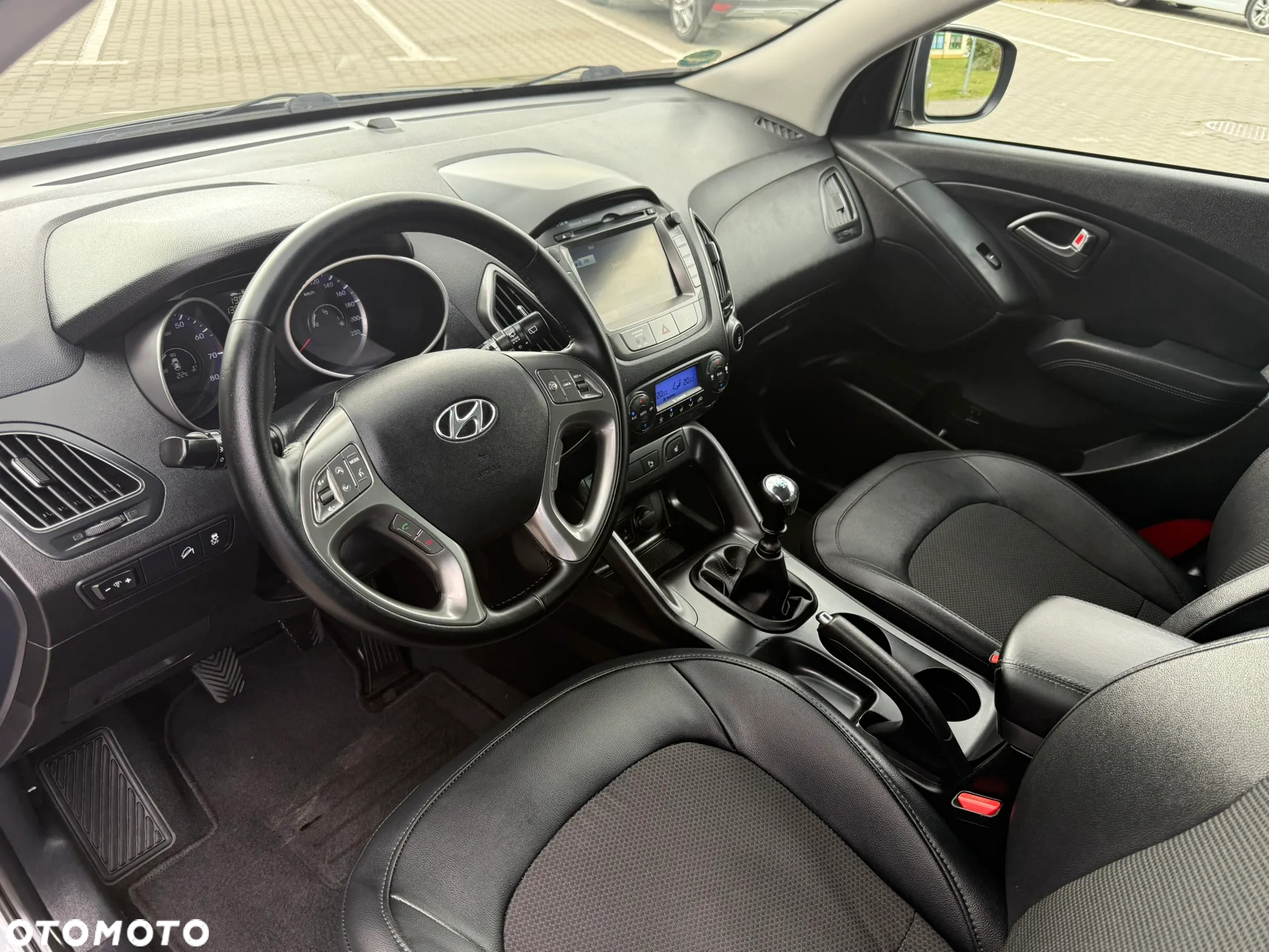 Hyundai ix35 1.6 2WD Fifa World Cup Edition - 25