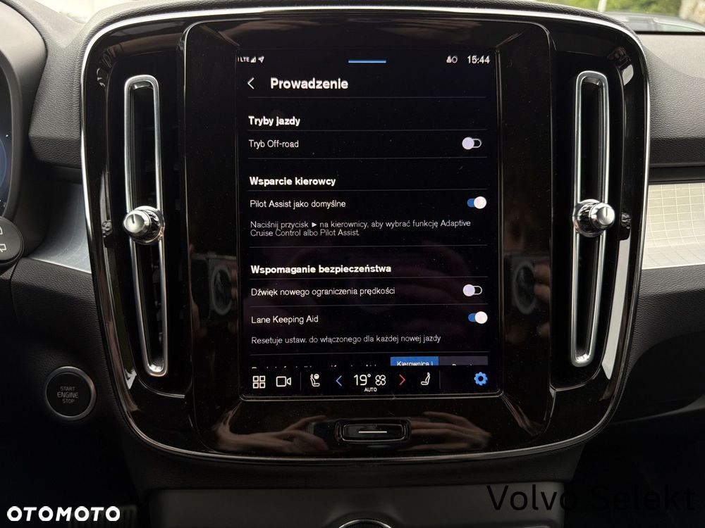 Volvo XC 40 - 24