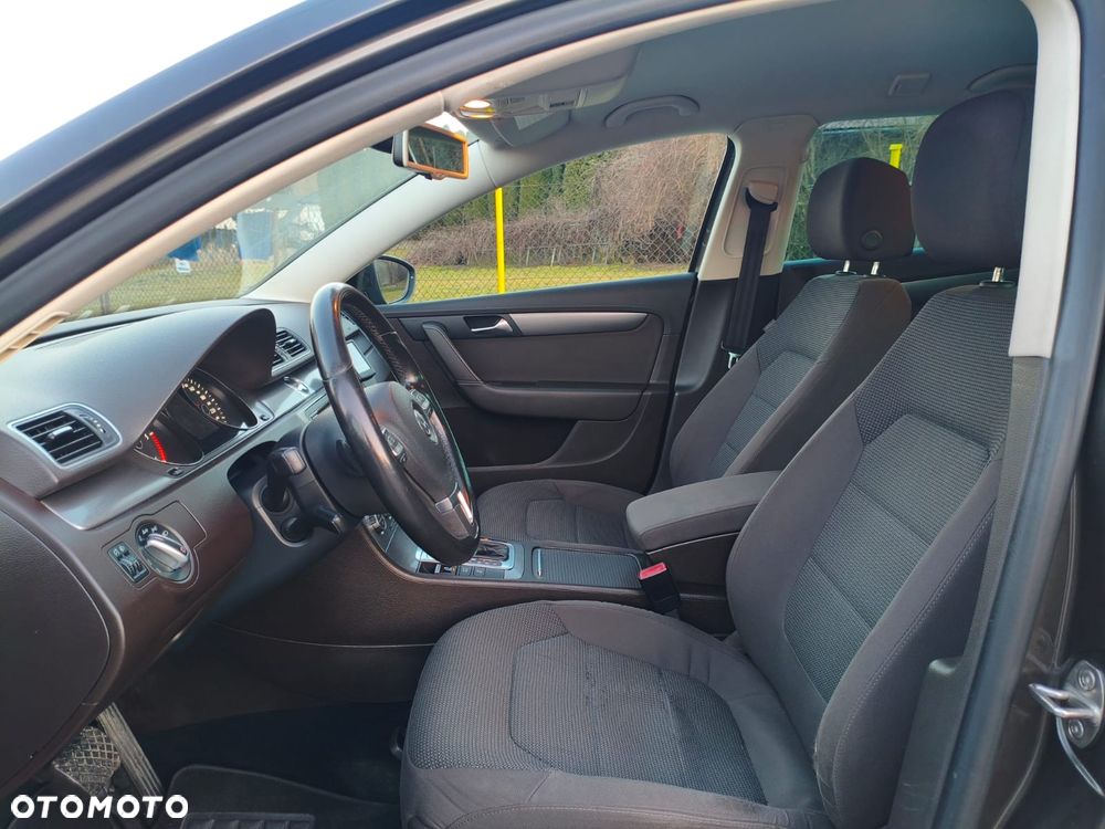 Volkswagen Passat 2.0 Blue TDI DSG SCR Comfortline - 9