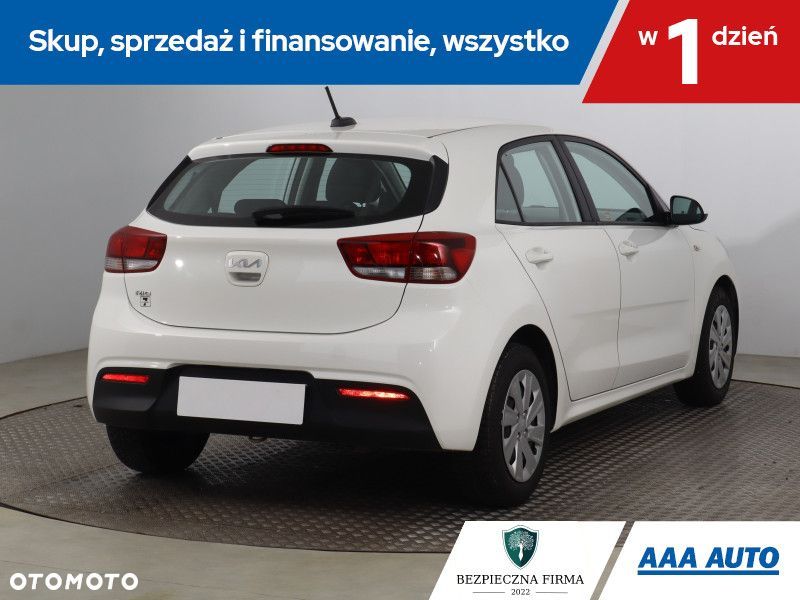 Kia Rio - 7