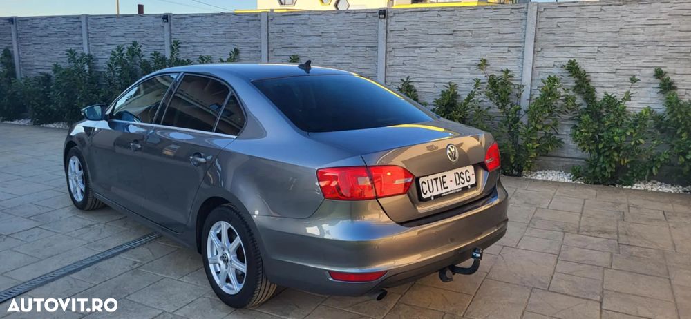 Volkswagen Jetta - 7
