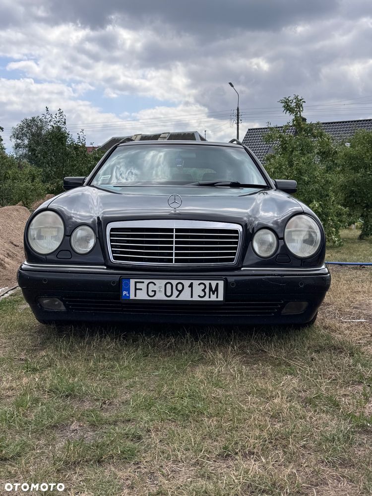Mercedes-Benz Klasa E 320 T Avantgarde - 3