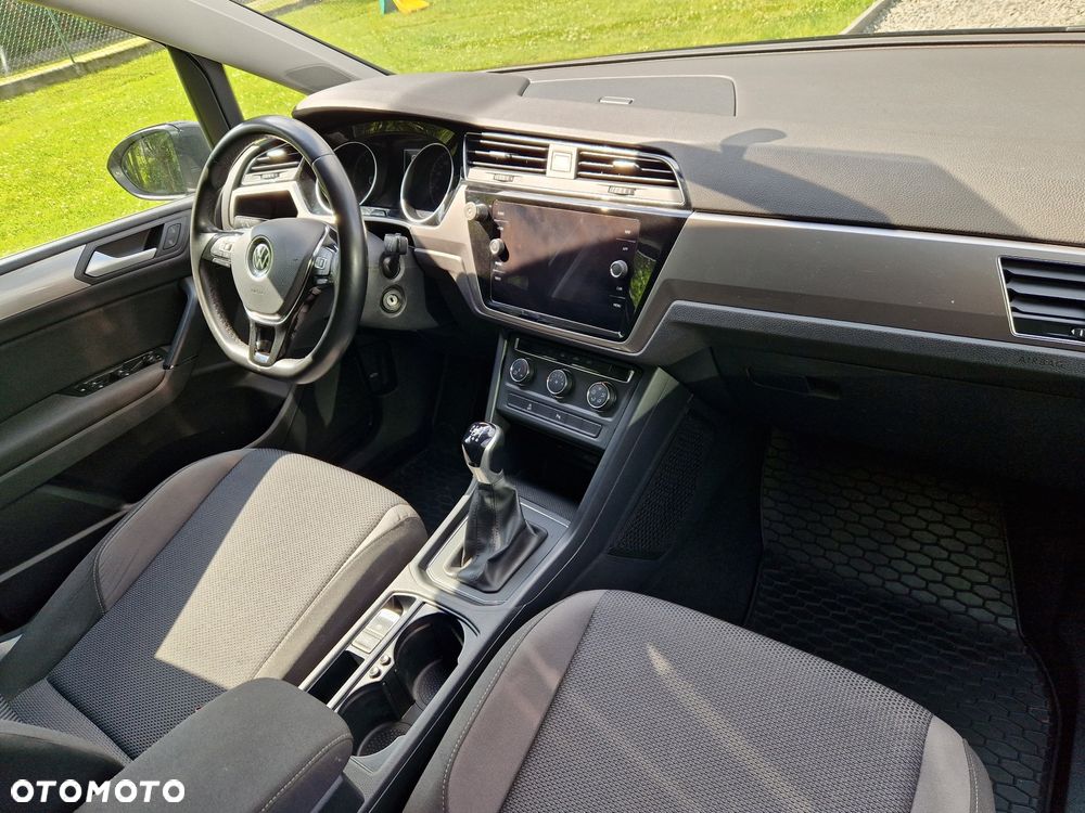 Volkswagen Touran 1.5 TSI EVO Trendline - 5