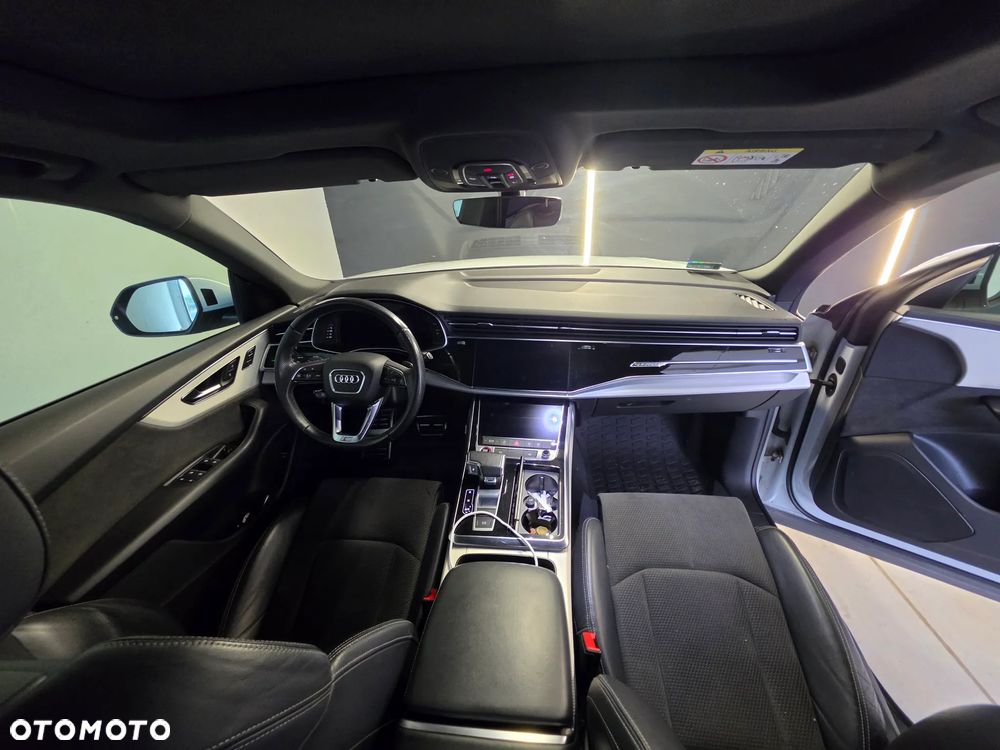 Audi SQ8 - 9