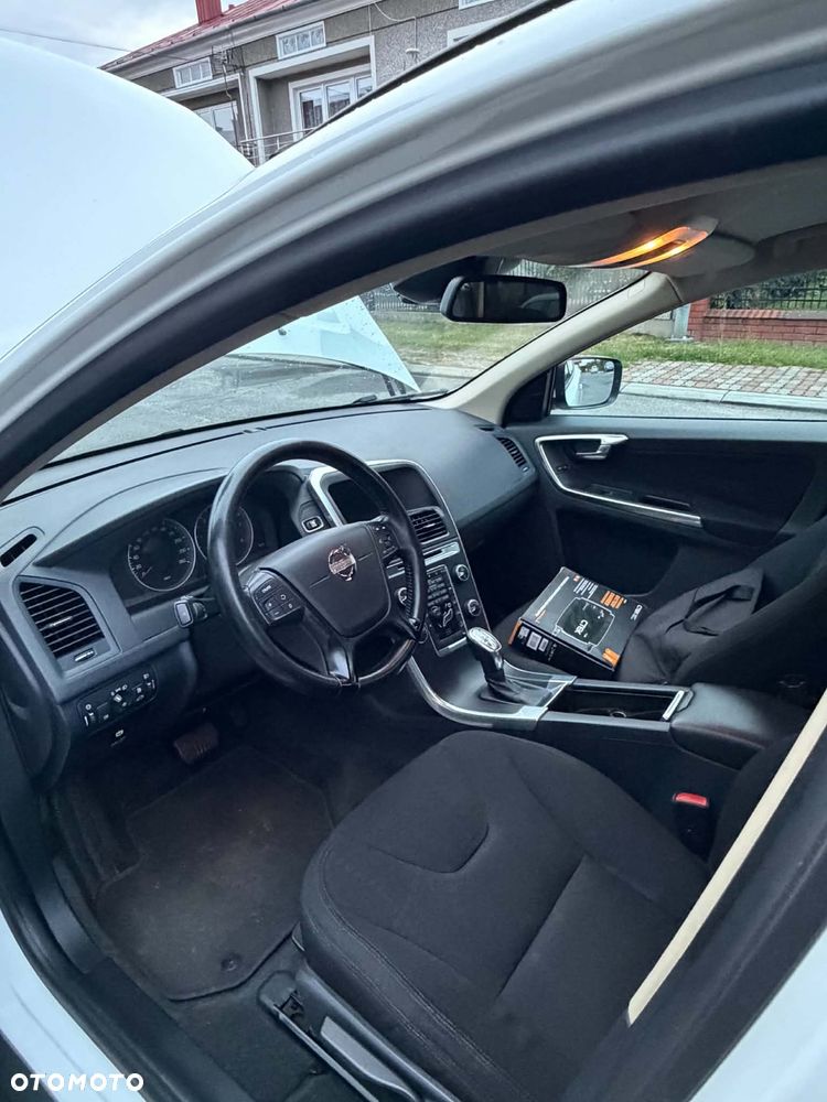 Volvo XC 60 2.4D AWD - 11