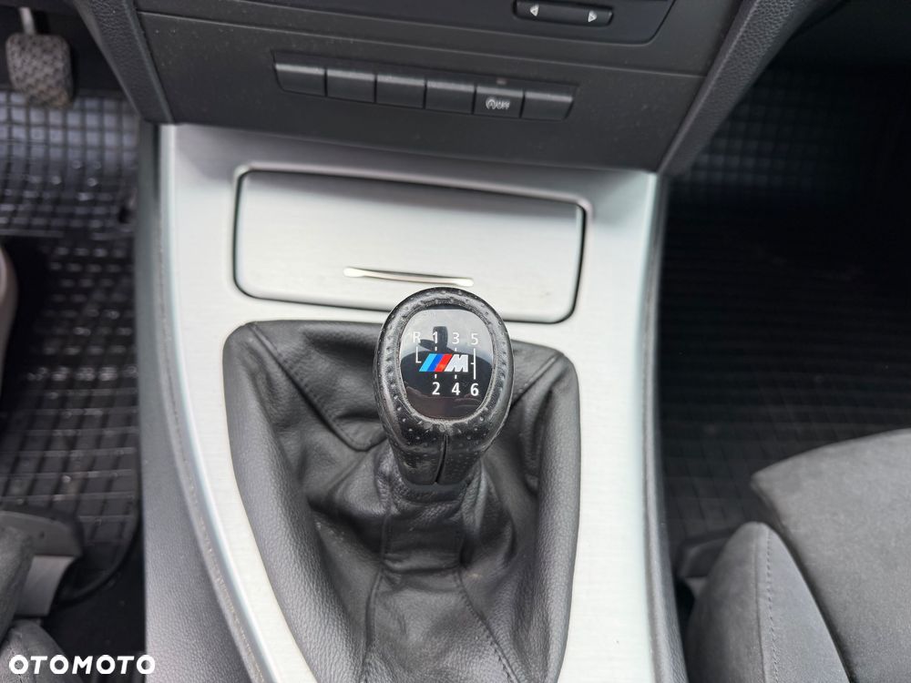 BMW Seria 3 320d Efficient Dynamics Sport Line - 17