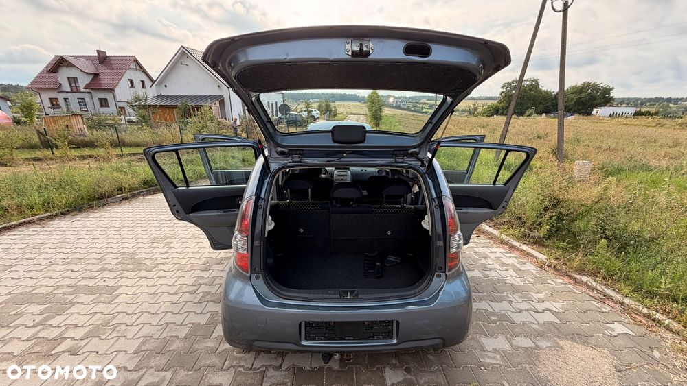 Daihatsu Sirion - 6