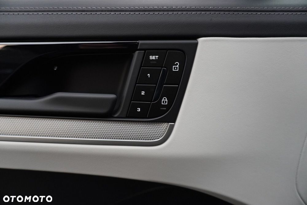 Porsche Cayenne S - 17