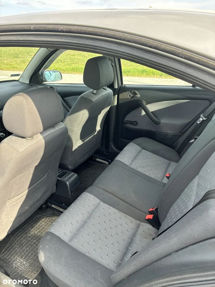 Skoda Octavia 1.6 Tour - 9