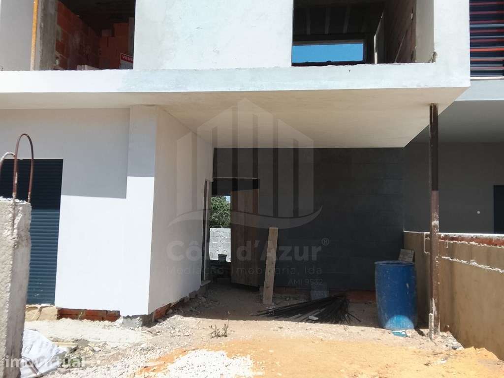 Moradia T4 com piscina em construção em Sesimbra, Alto das Vinhas. - Grande imagem: 3/10