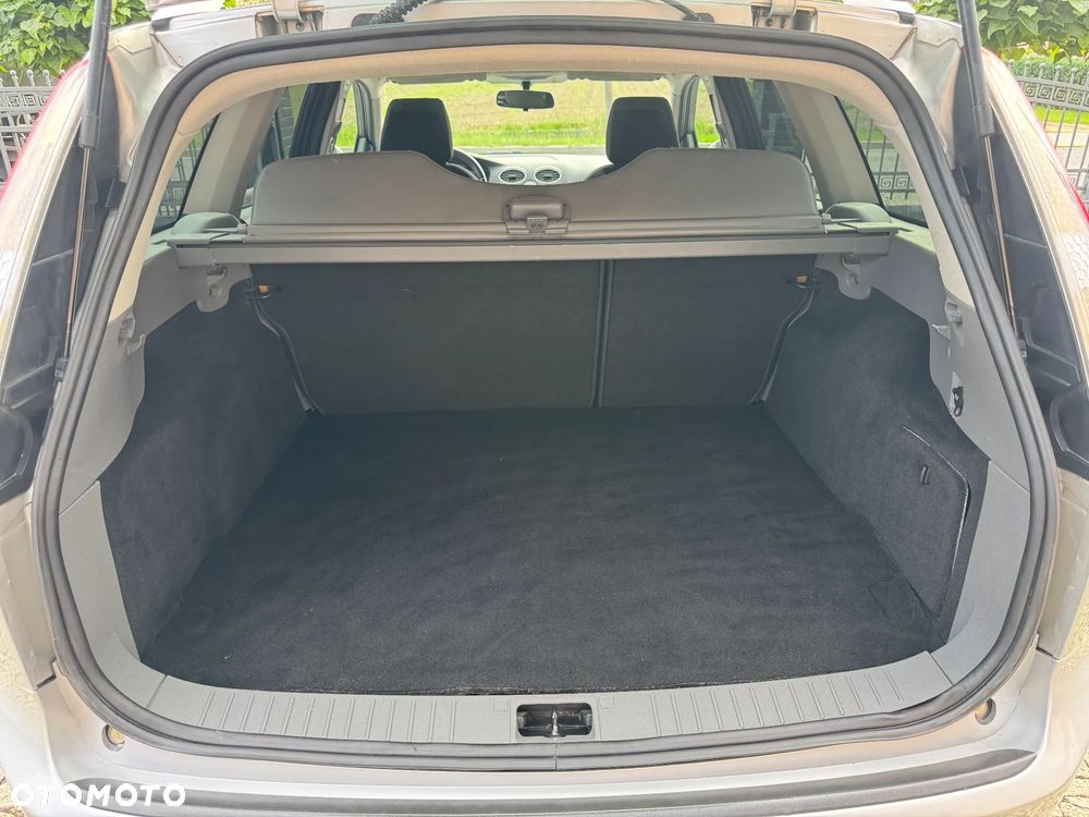 Ford Focus 1.6 Sport - 33