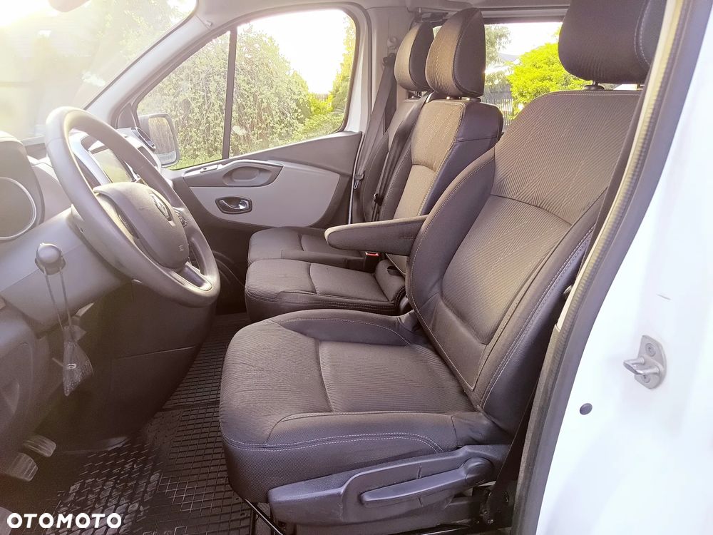 Renault Trafic - 25