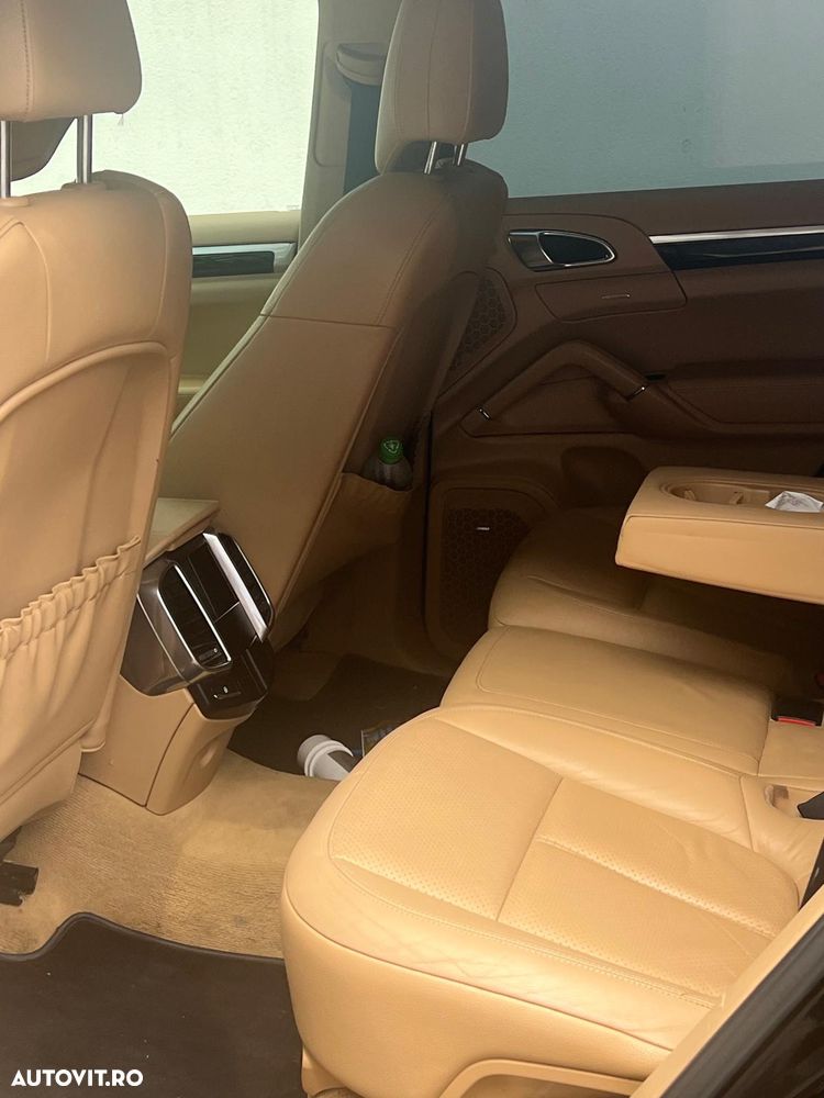 Porsche Cayenne 3.0TD TipTronic - 7