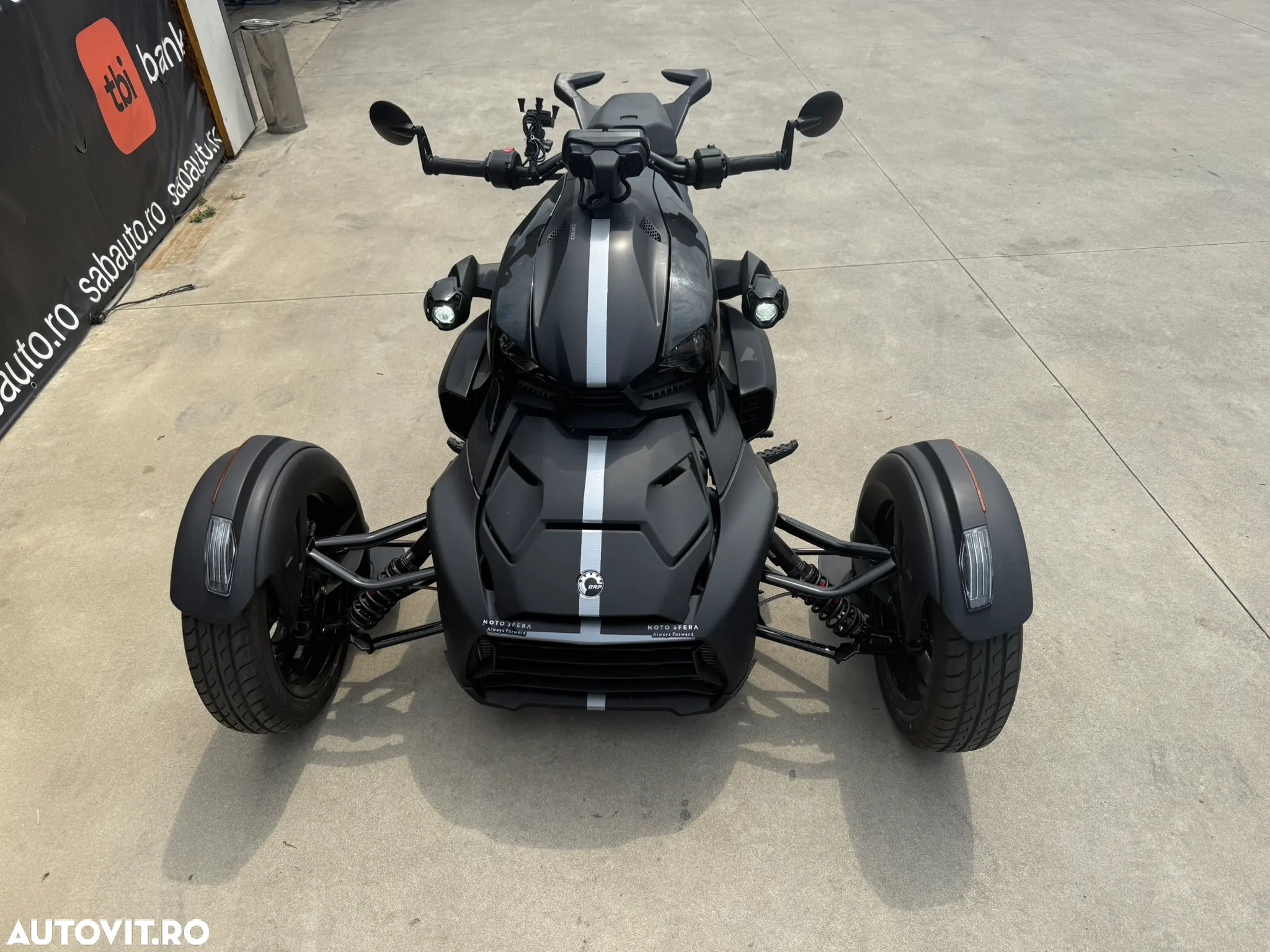 Can-Am Ryker 900 - 2