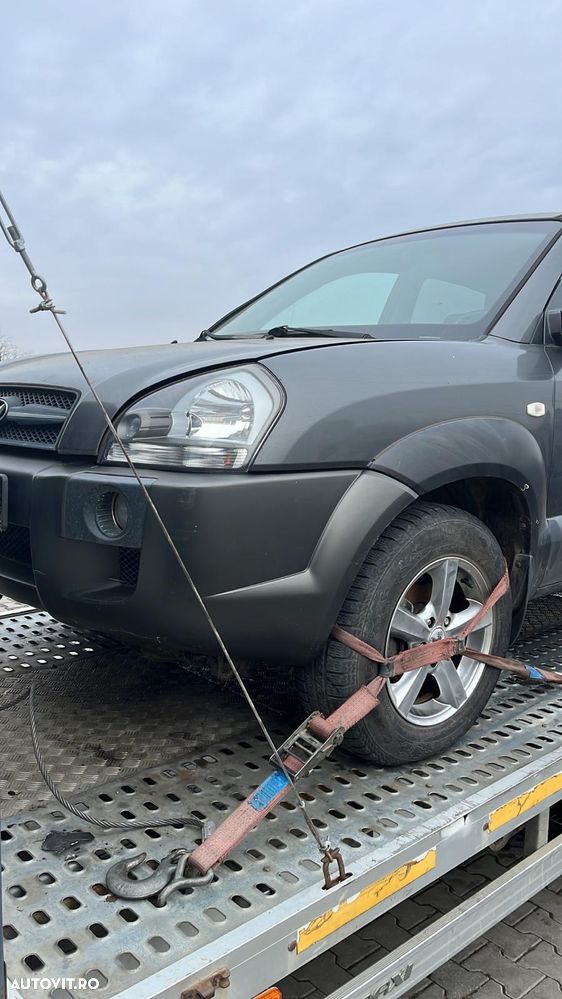 Dezmembram Hyundai Tucson 2.0 diesel din 2008 - 2