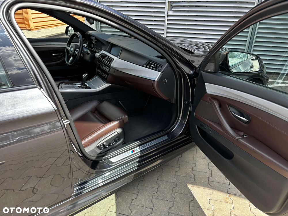 BMW Seria 5 M550d xDrive - 37