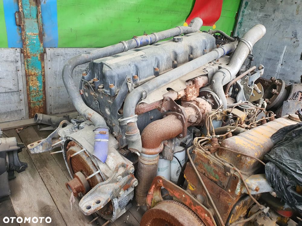 Silnik 420 dci . - 1