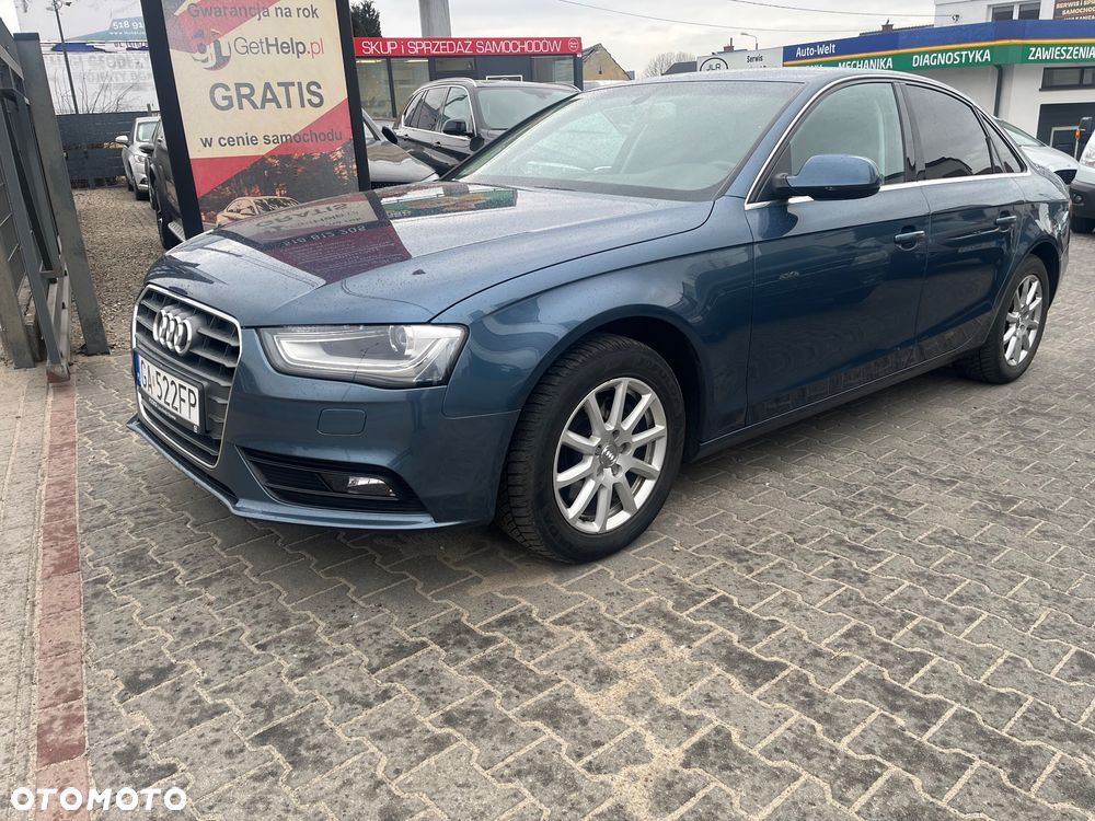 Audi A4 Limousine - 1