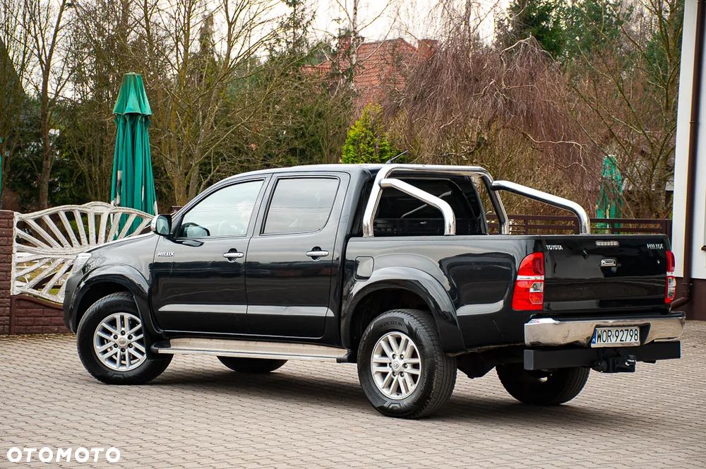 Toyota Hilux 3.0 D-4D Invincible - 30