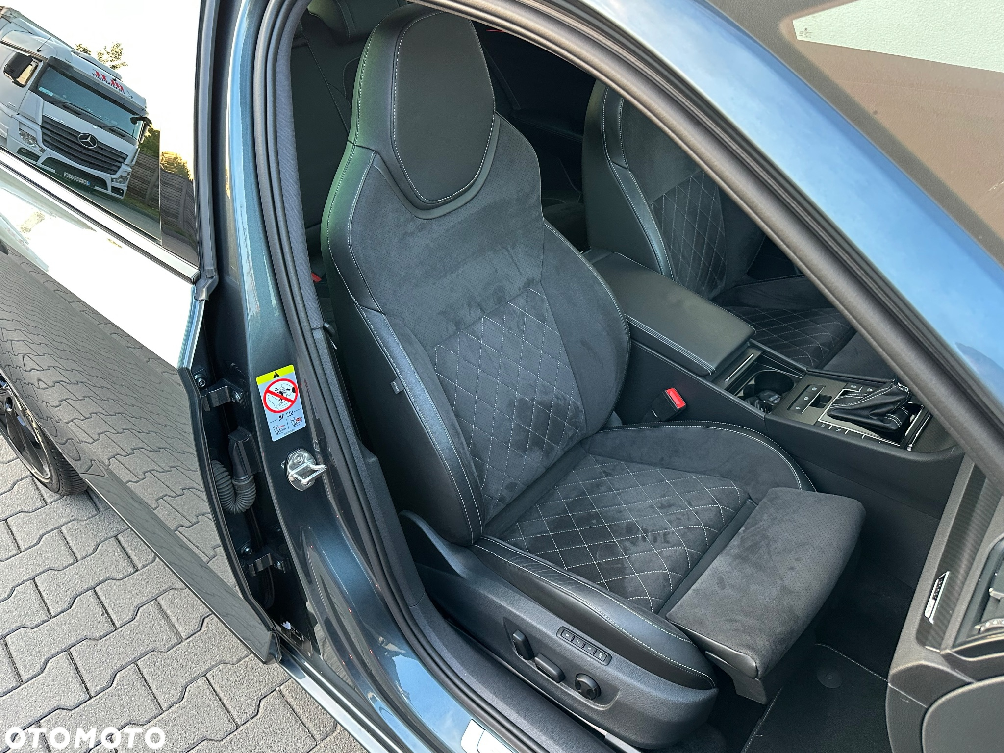 Skoda Superb 2.0 TDI DSG Sportline - 25