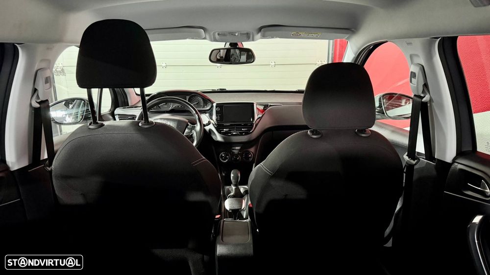 Peugeot 2008 1.2 PureTech Style - 31