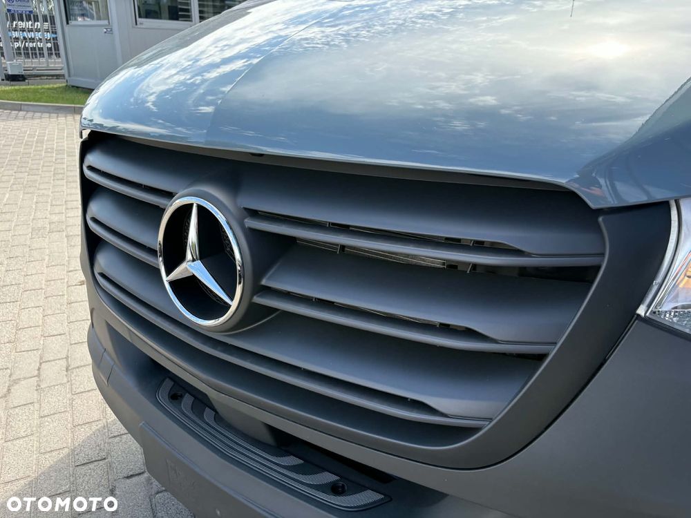 Mercedes-Benz Sprinter - 11